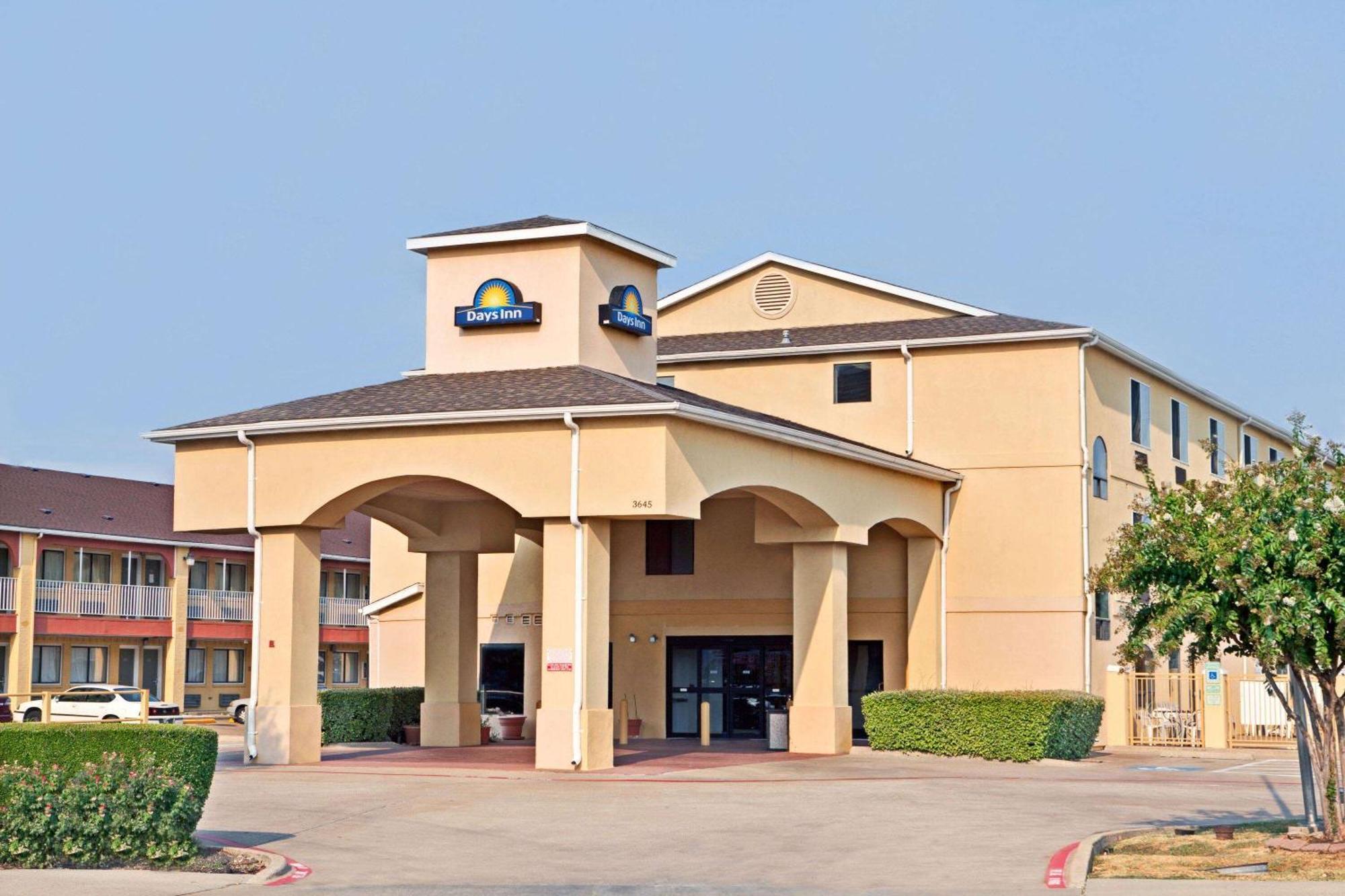 Days Inn By Wyndham Dallas Garland West Buitenkant foto