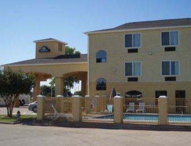 Days Inn By Wyndham Dallas Garland West Buitenkant foto
